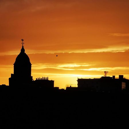 Modern & Cosy Apartment In The Heart Of The Historic Old Town Of Aberdeen, Free Wifi, Free Parking מראה חיצוני תמונה