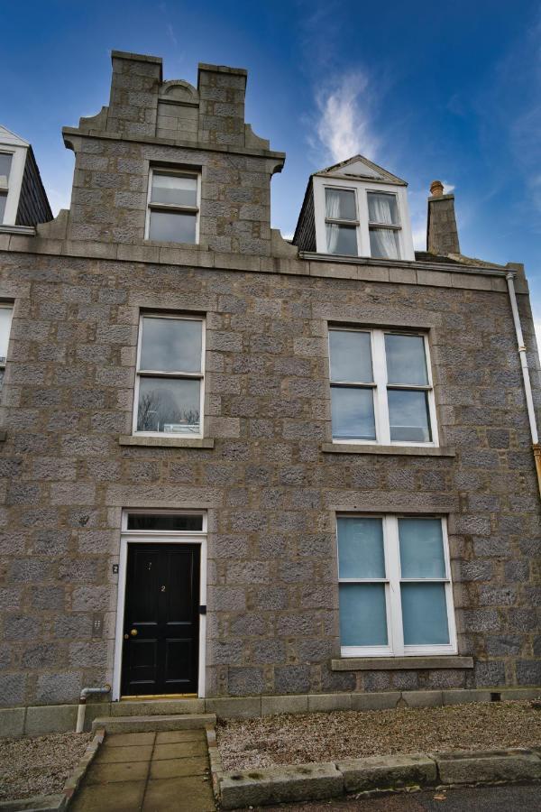 Modern & Cosy Apartment In The Heart Of The Historic Old Town Of Aberdeen, Free Wifi, Free Parking מראה חיצוני תמונה